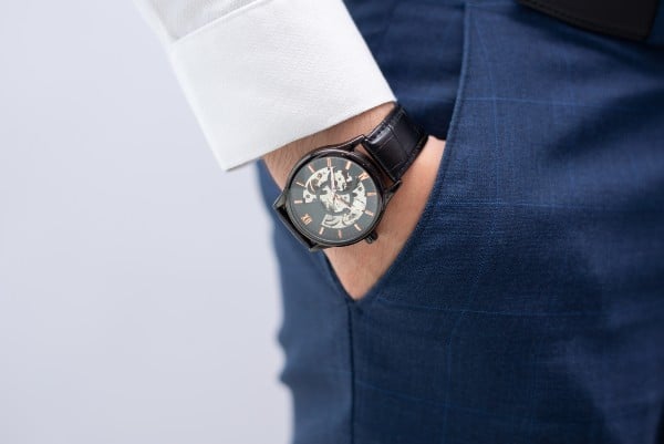 Qué debo saber antes de comprar un reloj de lujo